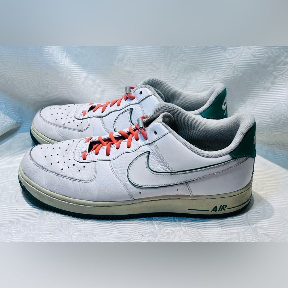 NIKE AIR FORCE 1'07 PRM WHITE/GREEN SIZE‎ MEN'S 10.5 Orange Laces